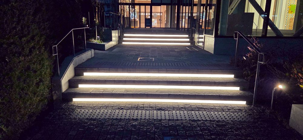 階段のLED間接照明